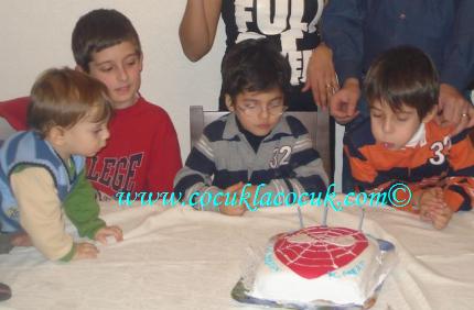 çocuk doğum günü kutlama