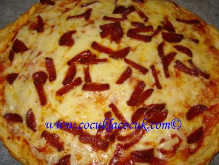 sucuklu pizza